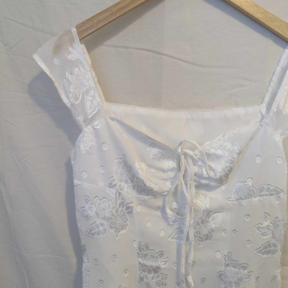 {Cider} Floral Vintage Style Feminine White Mini Dress with Lace Appliqué Bridal - Picture 10 of 16